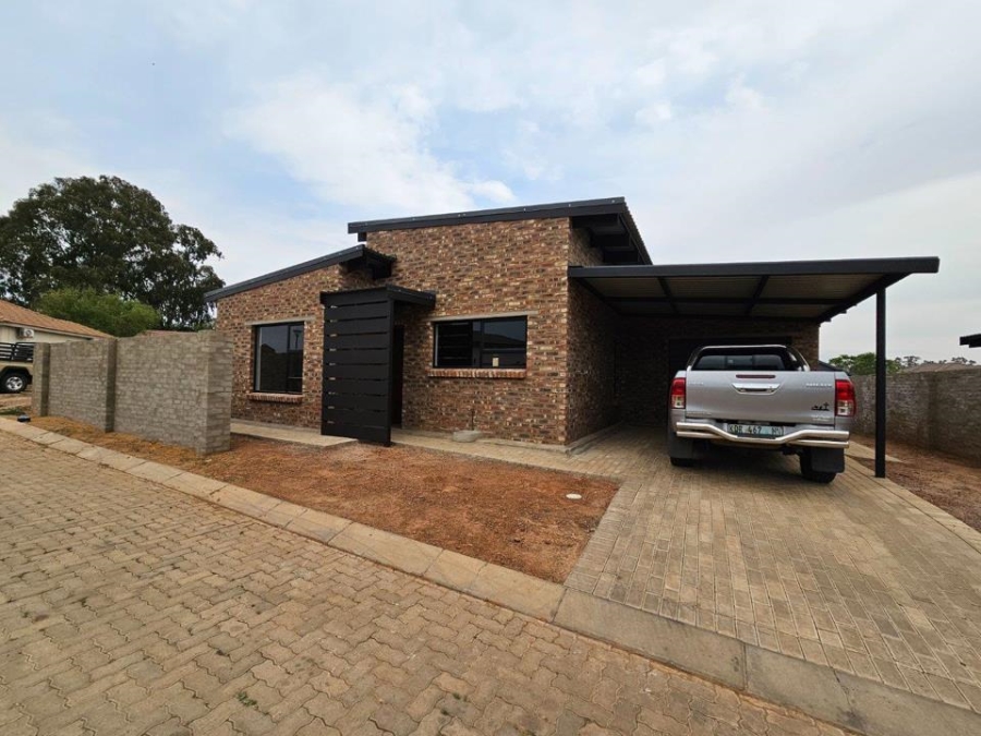 2 Bedroom Property for Sale in Waterberry Estate North West